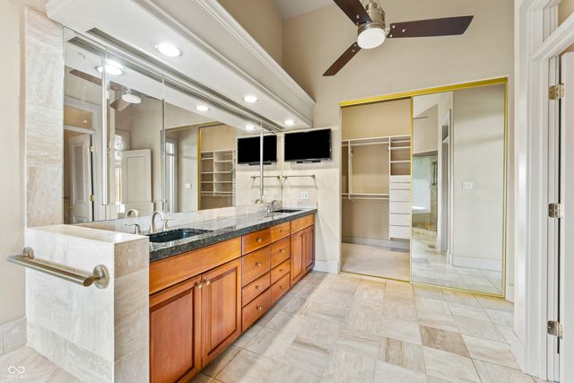 8424 W Mulligan Lane, Columbus, IN 47201