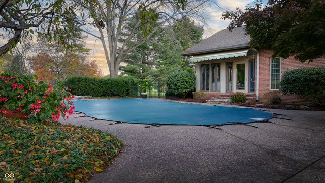 8424 W Mulligan Lane, Columbus, IN 47201