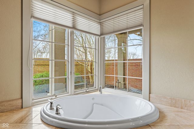 8424 W Mulligan Lane, Columbus, IN 47201