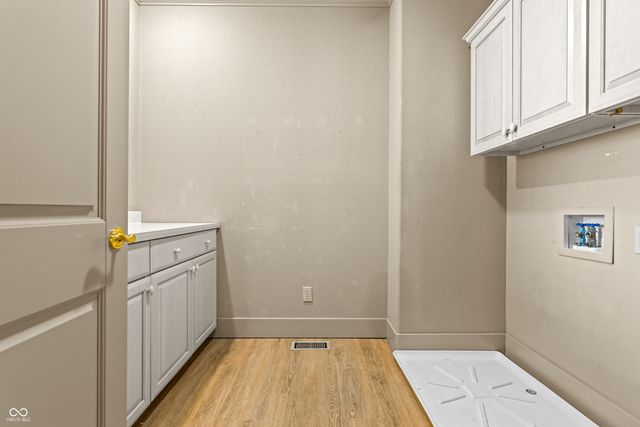 8424 W Mulligan Lane, Columbus, IN 47201