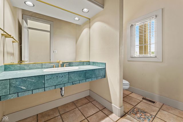 8424 W Mulligan Lane, Columbus, IN 47201