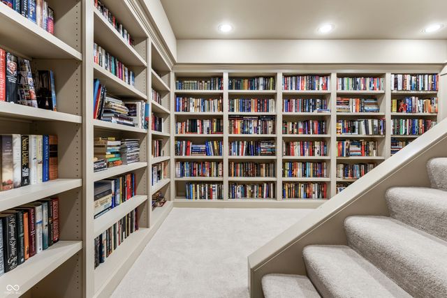 8424 W Mulligan Lane, Columbus, IN 47201