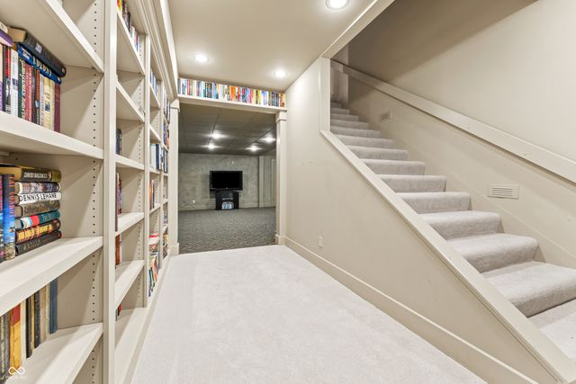 8424 W Mulligan Lane, Columbus, IN 47201