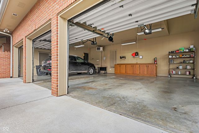 8424 W Mulligan Lane, Columbus, IN 47201