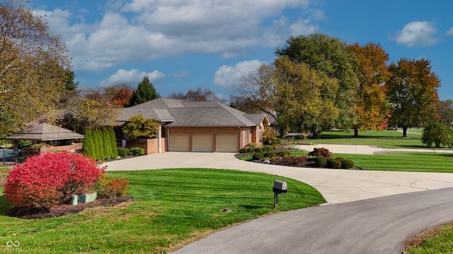 8424 W Mulligan Lane, Columbus, IN 47201