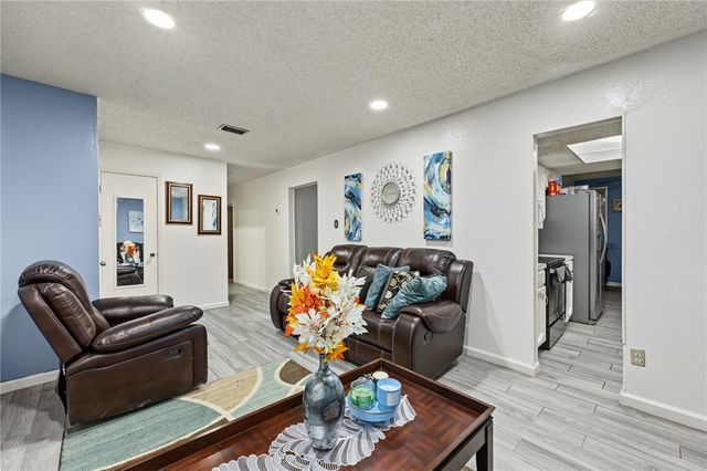6025 Liptonshire Dr, Corpus Christi, TX 78415
