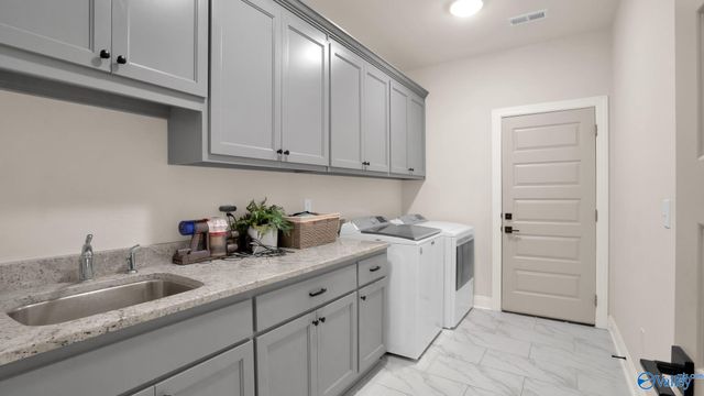 9120 Wagon Pass Way SE, Owens Cross Roads, AL 35763