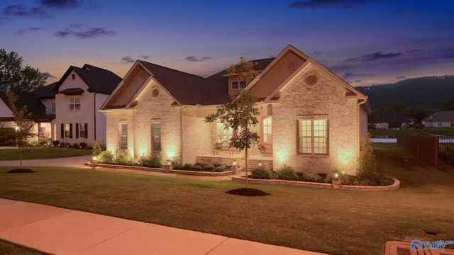 9120 Wagon Pass Way SE, Owens Cross Roads, AL 35763