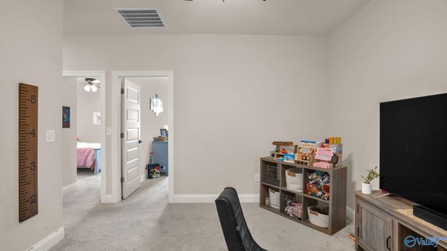 9120 Wagon Pass Way SE, Owens Cross Roads, AL 35763