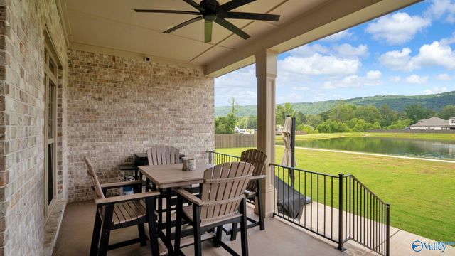 9120 Wagon Pass Way SE, Owens Cross Roads, AL 35763