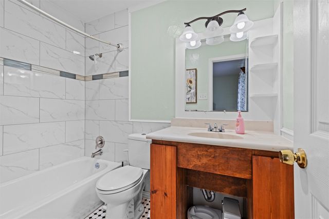 7513 Castillo Road, Fort Worth, TX 76112