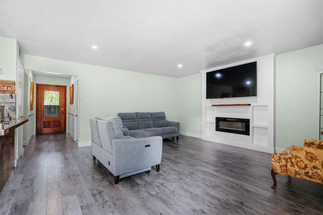 7513 Castillo Road, Fort Worth, TX 76112