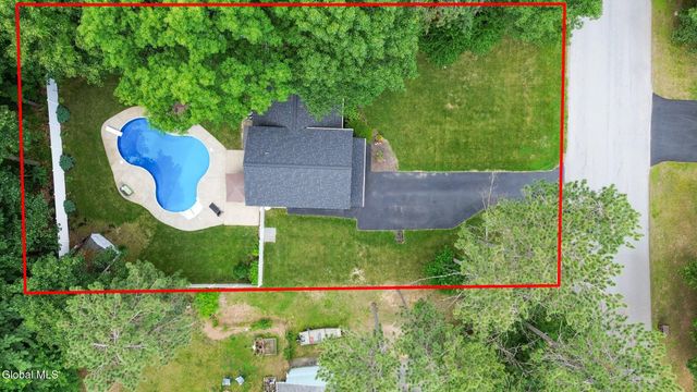 33 Wineberry Lane, Malta, NY 12020