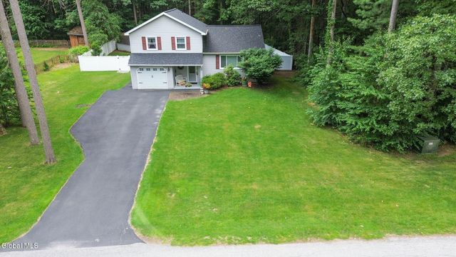 33 Wineberry Lane, Malta, NY 12020