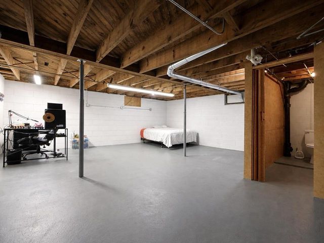 929 EDGEWOOD CIRCLE, Marinette, WI 54143