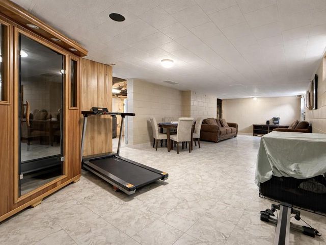 929 EDGEWOOD CIRCLE, Marinette, WI 54143