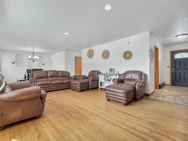 929 EDGEWOOD CIRCLE, Marinette, WI 54143