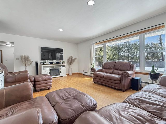 929 EDGEWOOD CIRCLE, Marinette, WI 54143