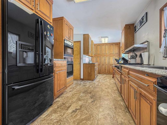 929 EDGEWOOD CIRCLE, Marinette, WI 54143