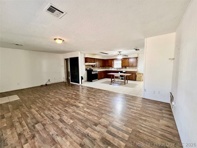 11337 Johnson Drive, Kingston, OK 73439