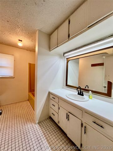 11337 Johnson Drive, Kingston, OK 73439