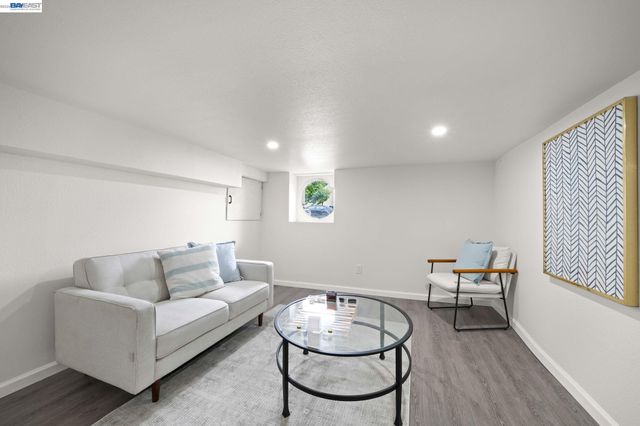 340 Munich St, San Francisco, CA 94112