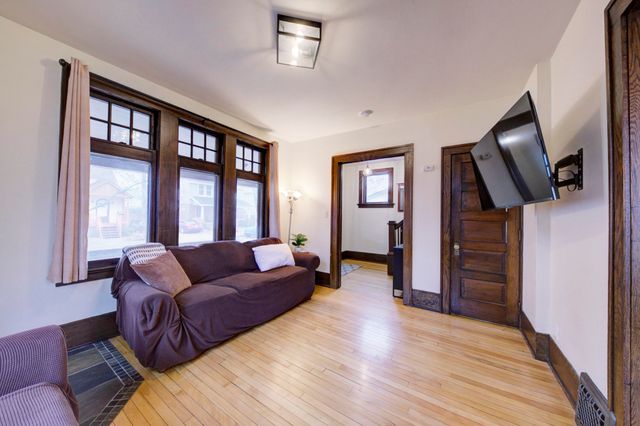 809 Sycamore Place, Ann Arbor, MI 48104