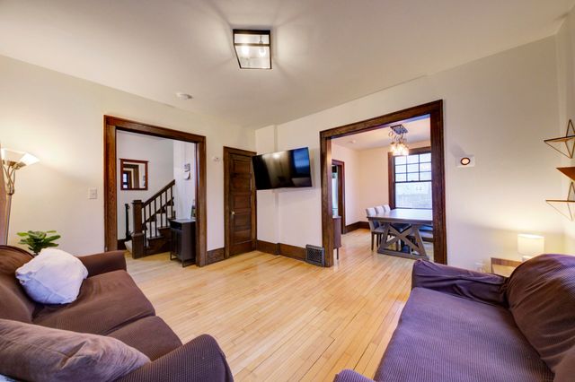 809 Sycamore Place, Ann Arbor, MI 48104