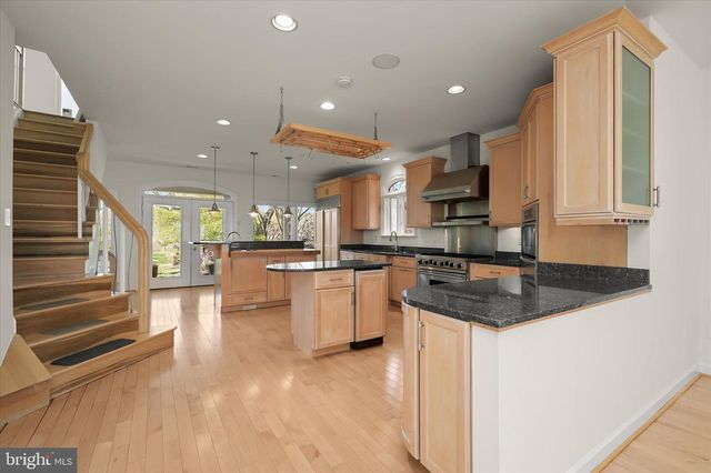 2113 LAKE DR, Pasadena, MD 21122