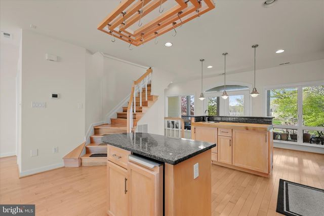 2113 LAKE DR, Pasadena, MD 21122