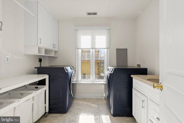 2113 LAKE DR, Pasadena, MD 21122