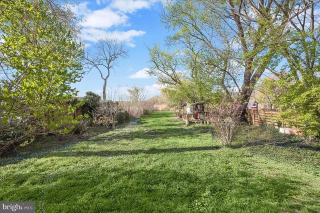 2113 LAKE DR, Pasadena, MD 21122
