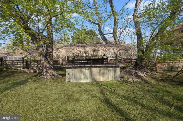 2113 LAKE DR, Pasadena, MD 21122