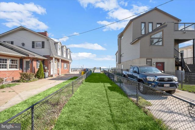 2113 LAKE DR, Pasadena, MD 21122
