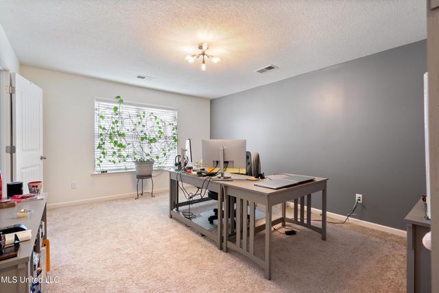 31 Twin Lakes Drive, Byhalia, MS 38611