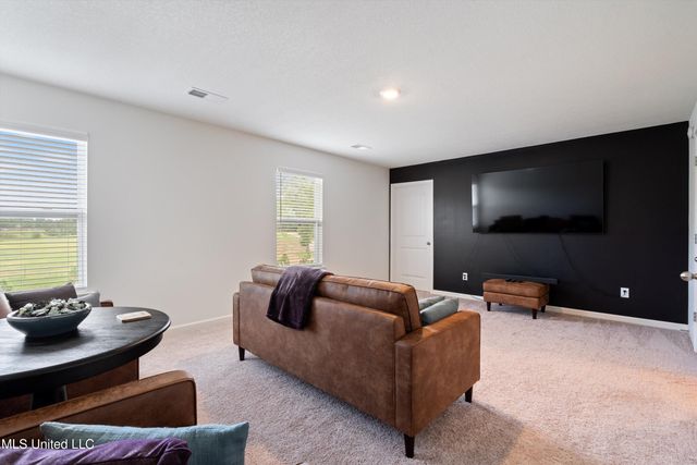 31 Twin Lakes Drive, Byhalia, MS 38611