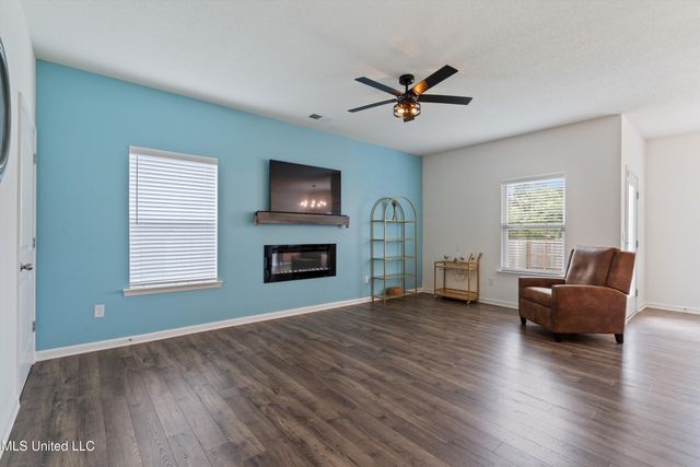 31 Twin Lakes Drive, Byhalia, MS 38611