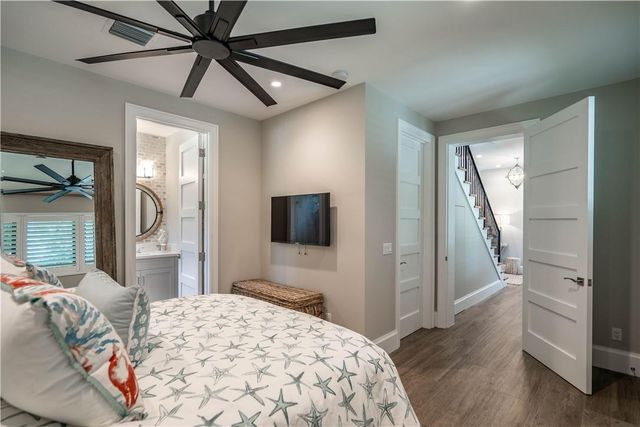 2349 NE 24th Street, Lighthouse Point, FL 33064