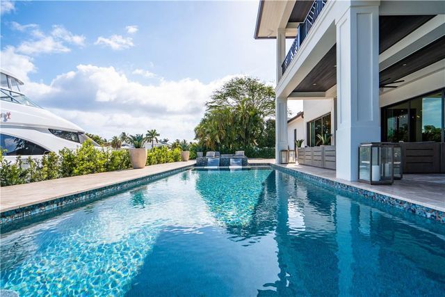 2349 NE 24th Street, Lighthouse Point, FL 33064