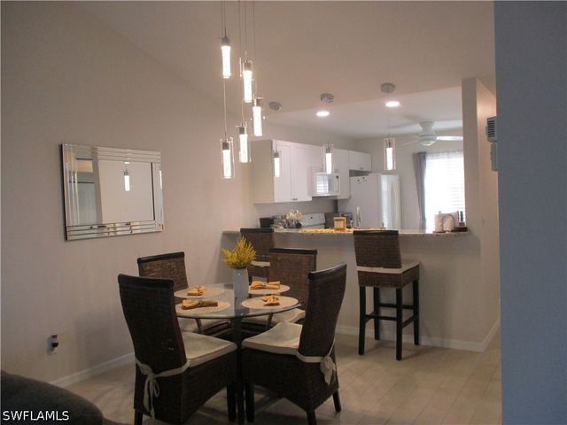 2684 KINGS LAKE BLVD 203, Naples, FL 34112