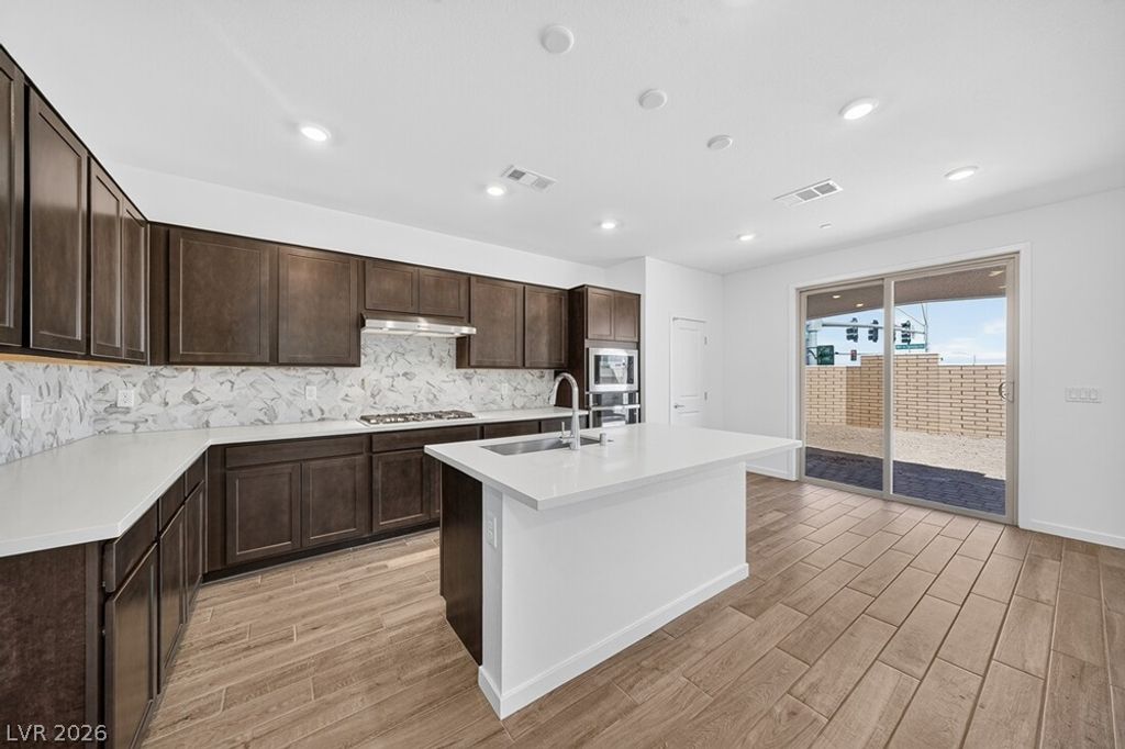 123 Tardando Avenue, Henderson, NV 89015 — photo 2