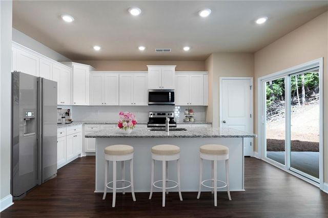 137 Bear Drive, Waleska, GA 30183