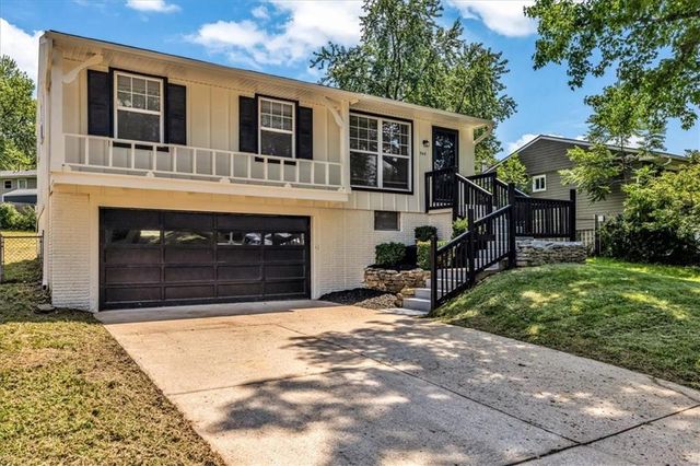 545 N Powahatan Drive, Independence, MO 64056