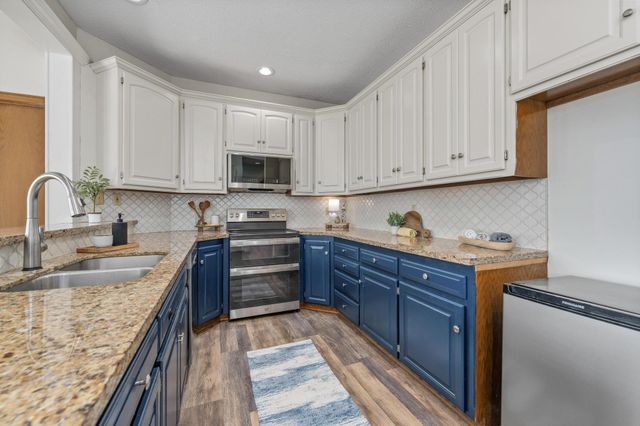 2710 N Dublin Cir, Wichita, KS 67226