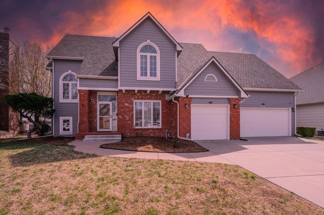 2710 N Dublin Cir, Wichita, KS 67226