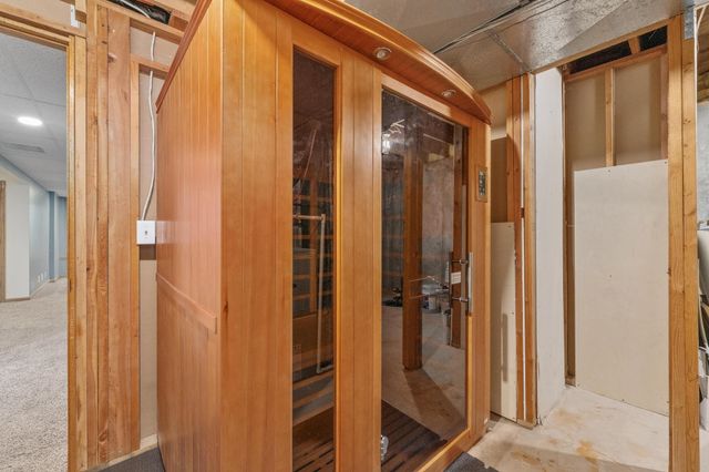 2710 N Dublin Cir, Wichita, KS 67226