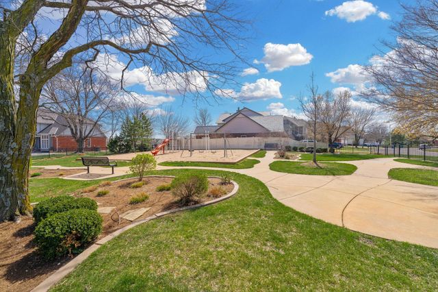 2710 N Dublin Cir, Wichita, KS 67226