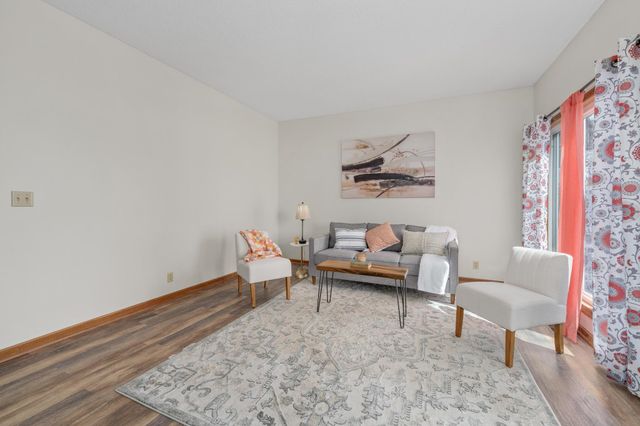 2710 N Dublin Cir, Wichita, KS 67226