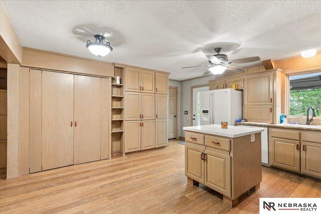 1025 N 145 Circle, Omaha, NE 68154