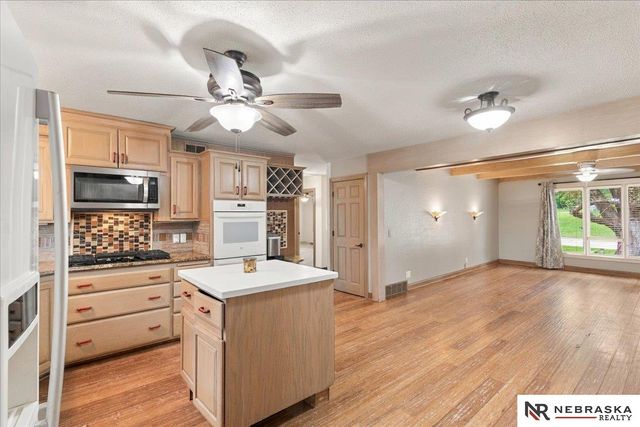 1025 N 145 Circle, Omaha, NE 68154